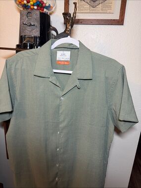 MBX Short-Sleeve Camp Collar Button-Down Shirt in Sage Green